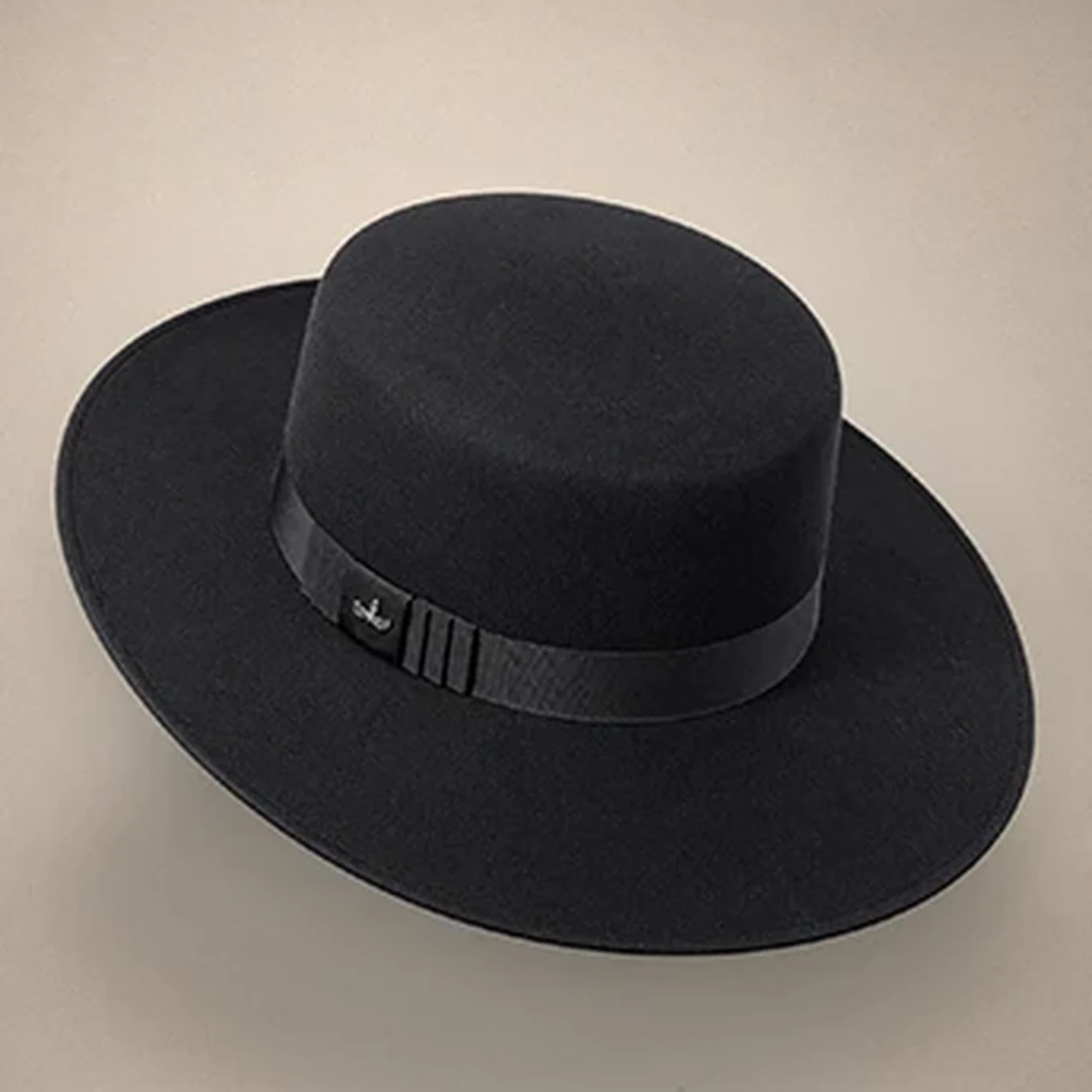 St. Moritz Andaluso Black Merino
